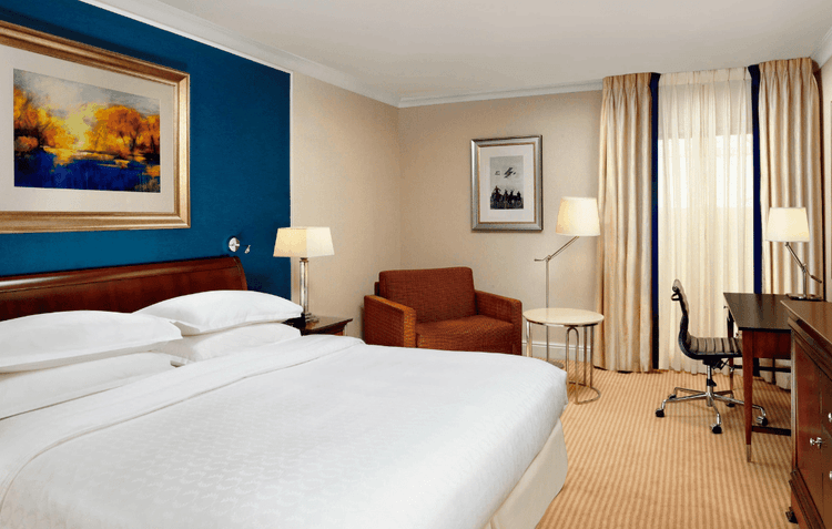 Sheraton Skyline Hotel London