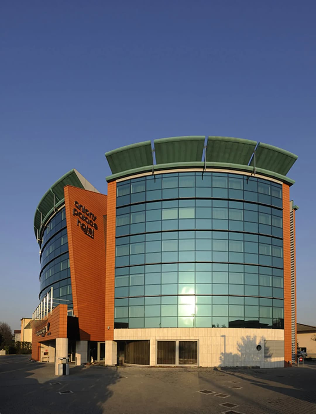 Antony Palace Hotel