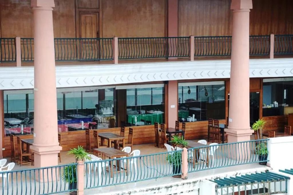 Bel Aire Hotel