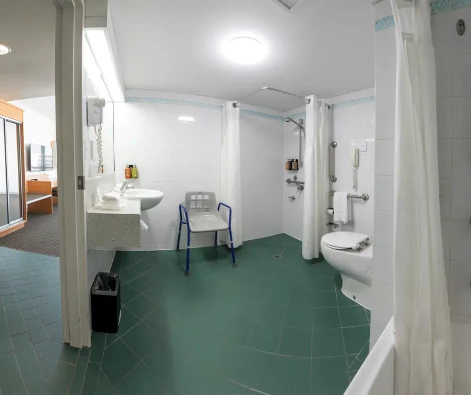 Cairns Harbourside Hotel