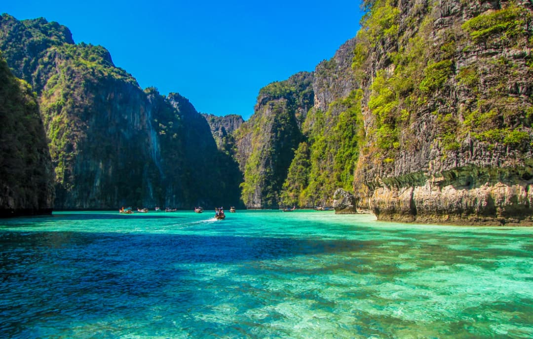 Day Trip to Phi Phi Island & Maya Bay