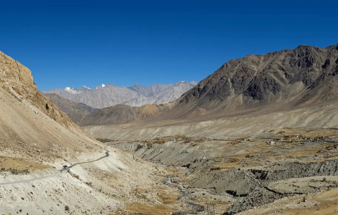 Way to Khardungla Pass