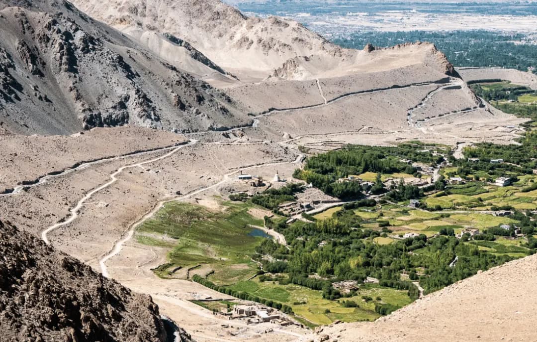 Way to Khardungla Pass