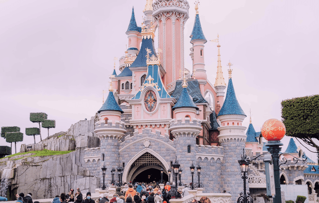 Full-Day Excursion to Disneyland or Walt Disney Studios