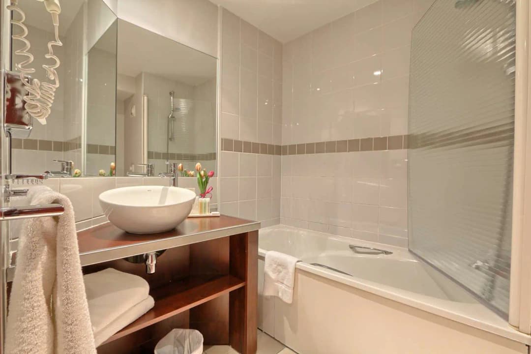 Golden Tulip Cdg - Holidays Selections Fd