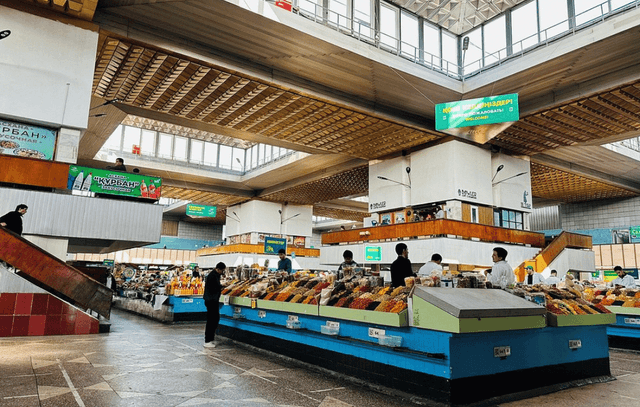 Green Bazaar and Rakhat Chocolate Shop Tour