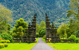 FD Handara Gate + Ulun Danu (Bedugul) + Tanah Lot Sunset tour