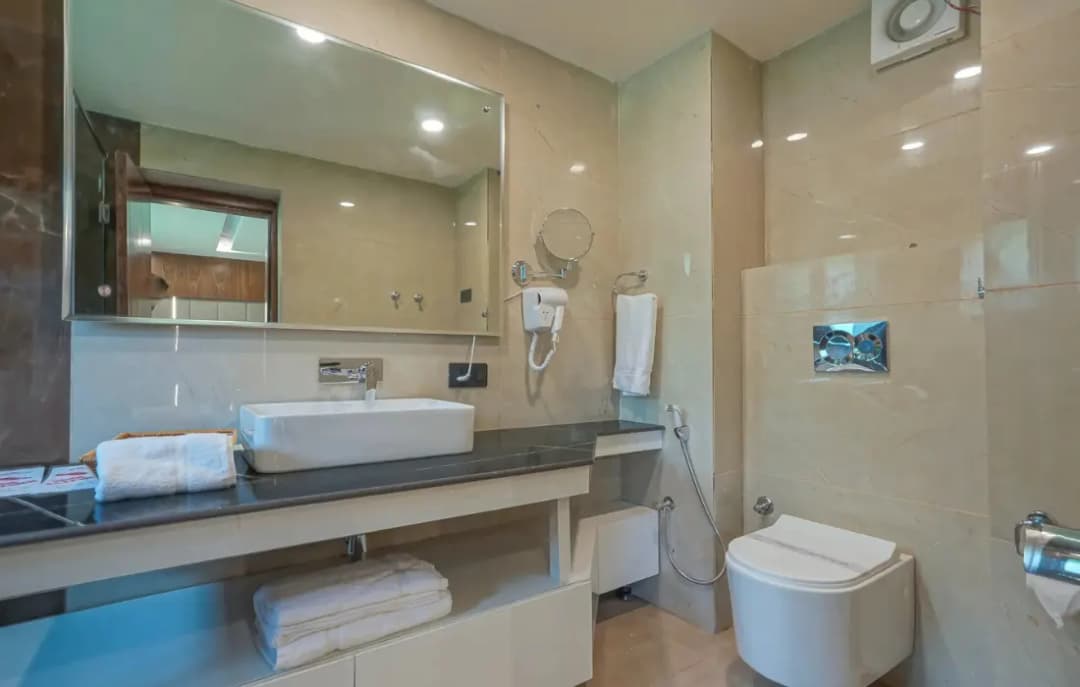 Hill Top Hotel Pahalgam