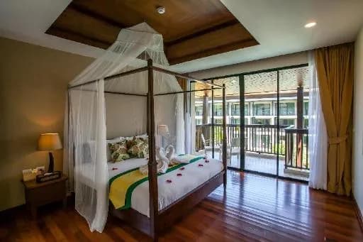 Hula Hula Krabi