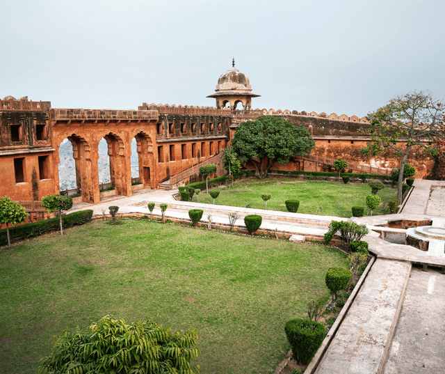 Jaipur Forts Tour with Jal Mahal & Birla Mandir