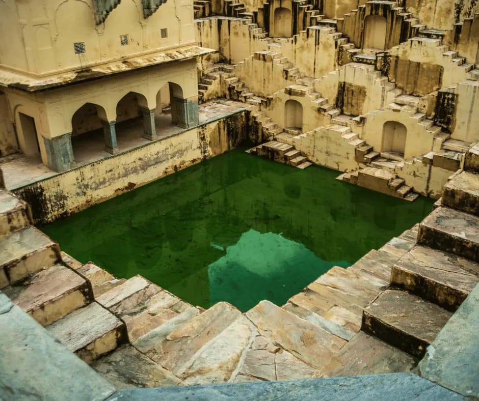 Panna Meena ka Kund