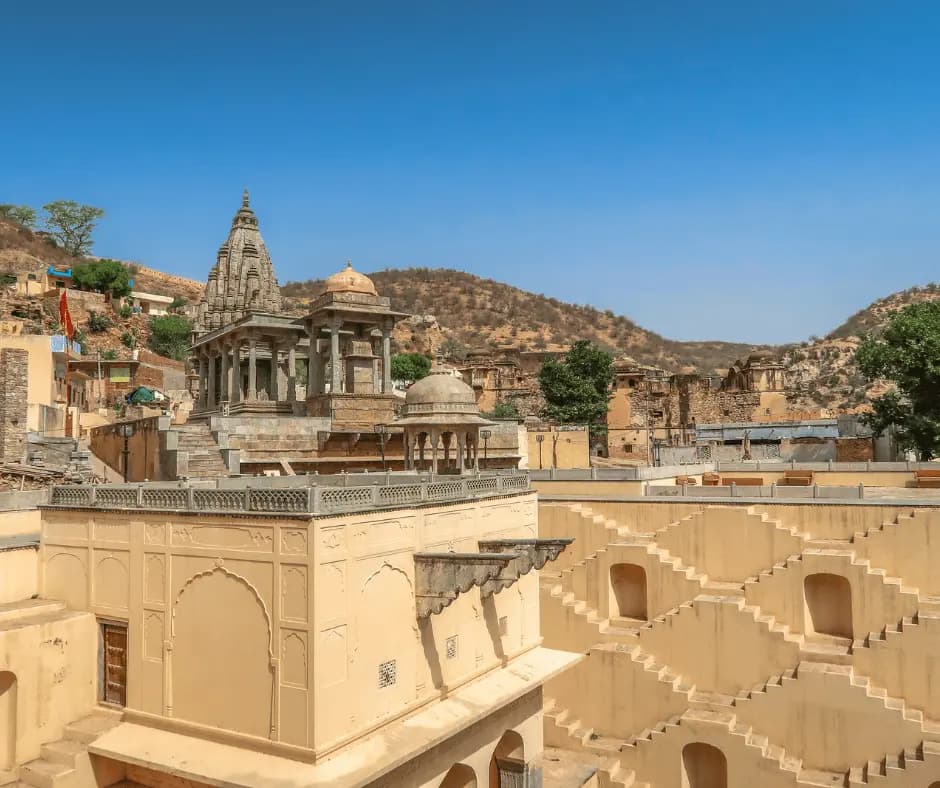Panna Meena ka Kund