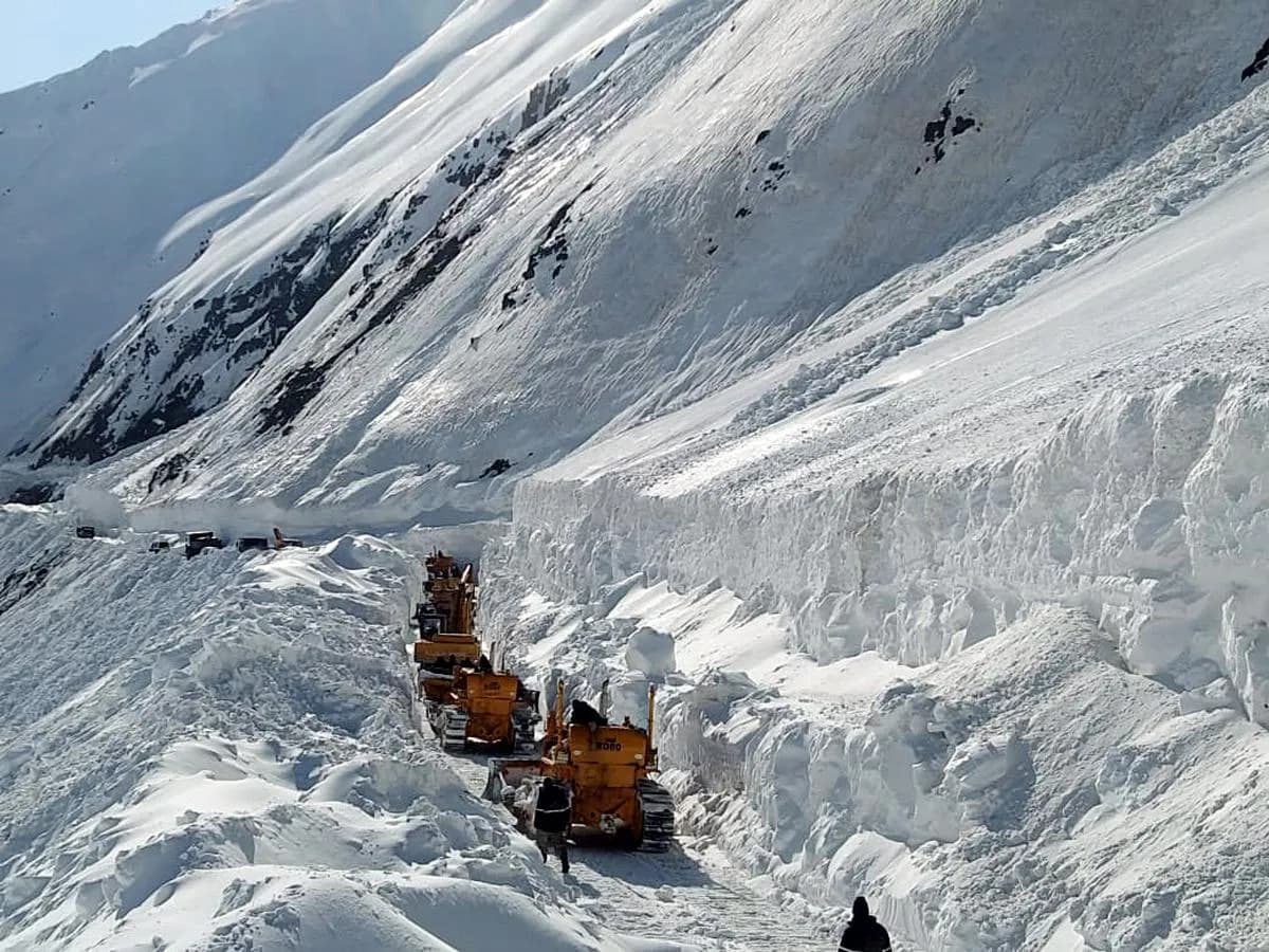 Zozila Pass