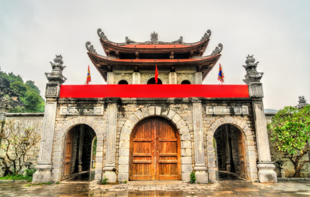 Hoa Lu Temples