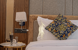 Hill Top Hotel Pahalgam