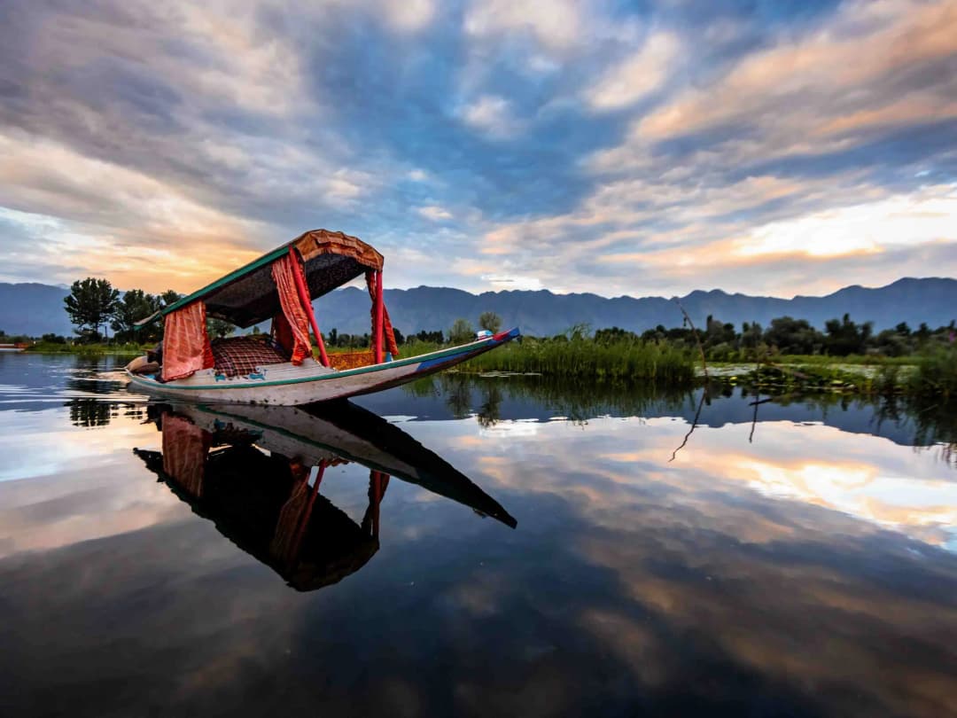 Shikara Ride