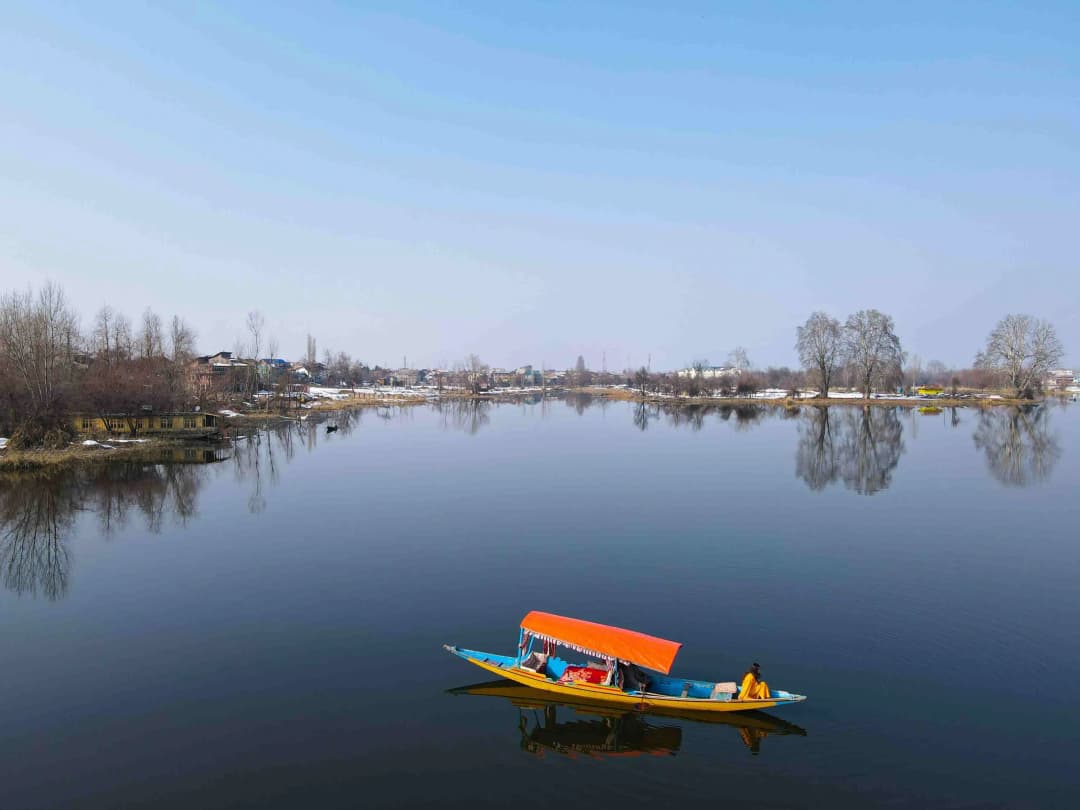 Shikara ride in Srinagar