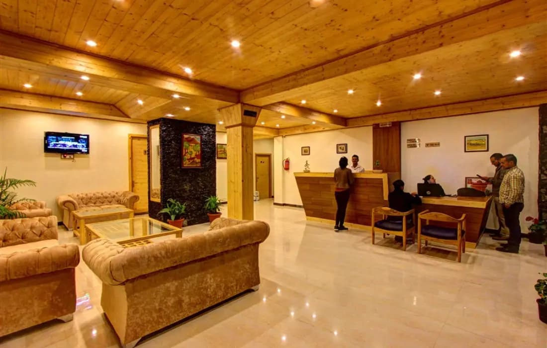 https://cdn.fullontravel.com/The Woodbine