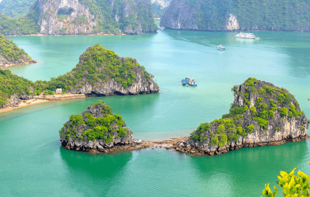 Halong Bay Overnight Cruise