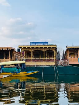 Young Morning Star House Boat