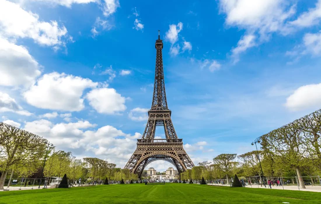 https://storage.googleapis.com/fullontravel-files/Eiffel Tower